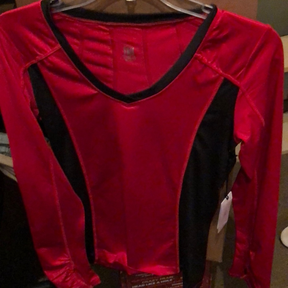 Ladies Tail athletic long sleeve top